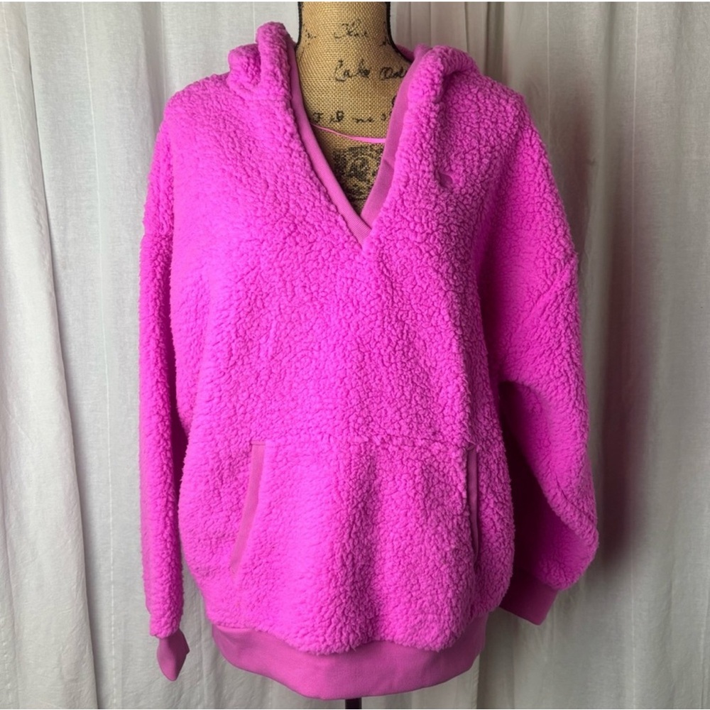 NWT Pink Victoria’s Secret Cozy Bright Pink Fleece Hoodie